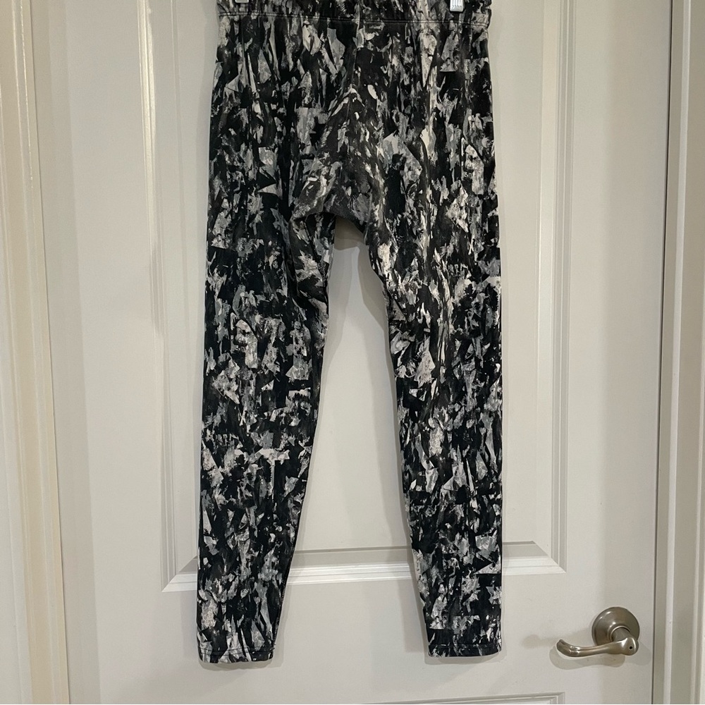 NIKE ladies running yoga pants marble design Medium‎ - Picture 3 of 4